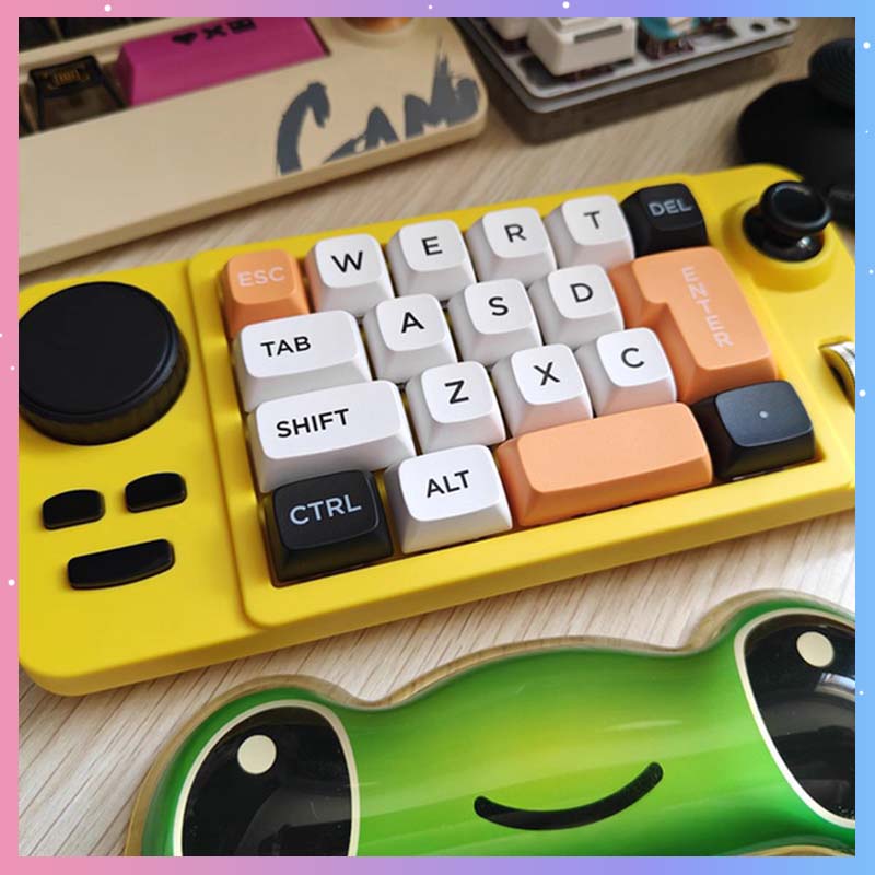لوحة مفاتيح سلكية للألعاب K811 - مراجعة Gaming Keyboard 1 Hand وسعره