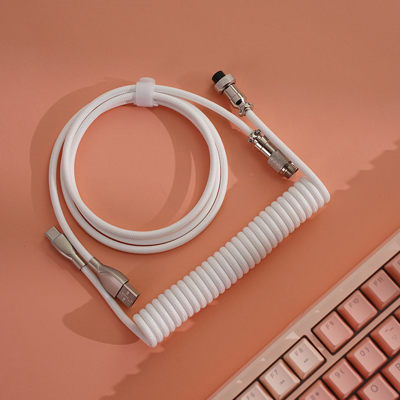 كابل USB من النوع C بتصميم حلز - مراجعة Gaming Keyboard Extension وسعره